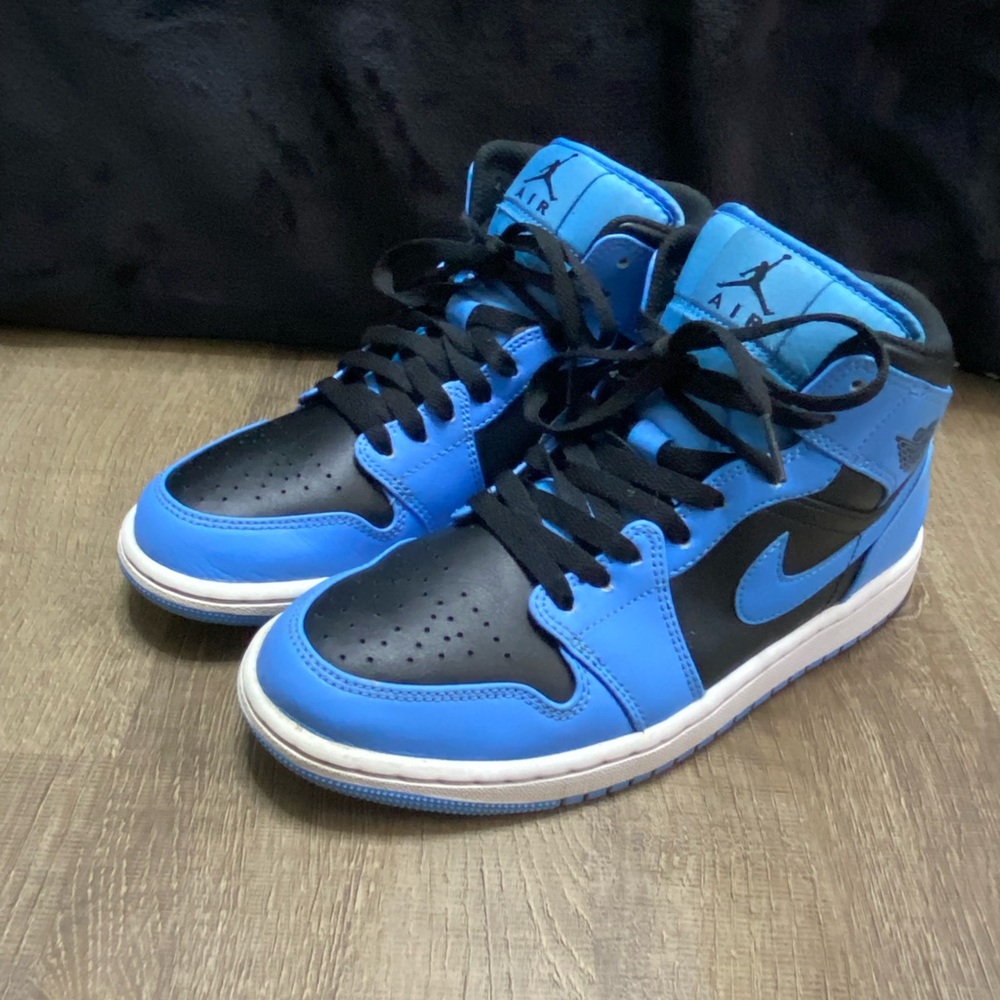Jordan Women's Shoes in Blue and Black